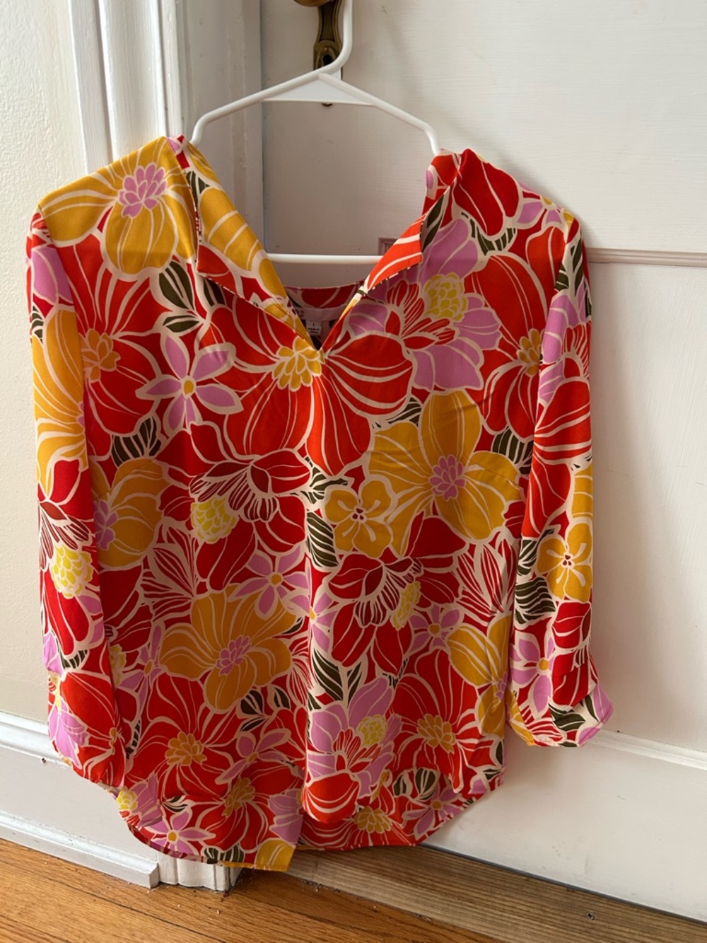 NWT DR2 Floral V-Neck Blouse in Red, Yellow & Pink